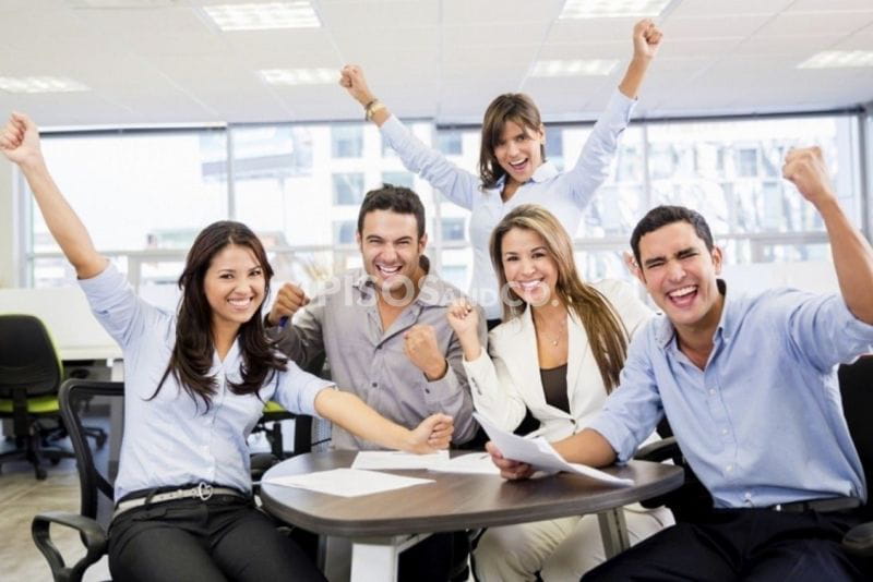 Trabaja en Pisos And Co. Buscamos comercial inmobiliario.