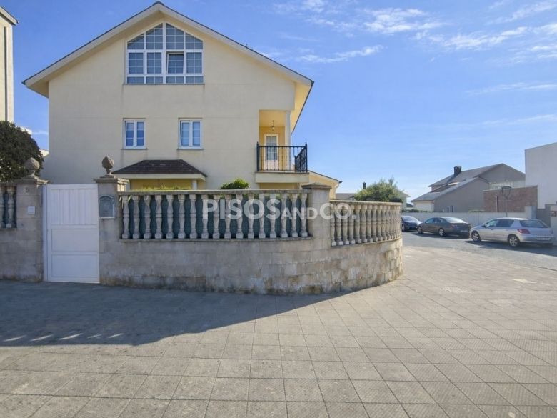 Calle Girasoles - Bergondo (A Coruña)
